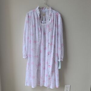 NWT Miss Elaine Pink Floral Nightgown And Robe Set Vintage Size Small‎